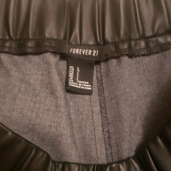 Shorts - Picture 2 of 2